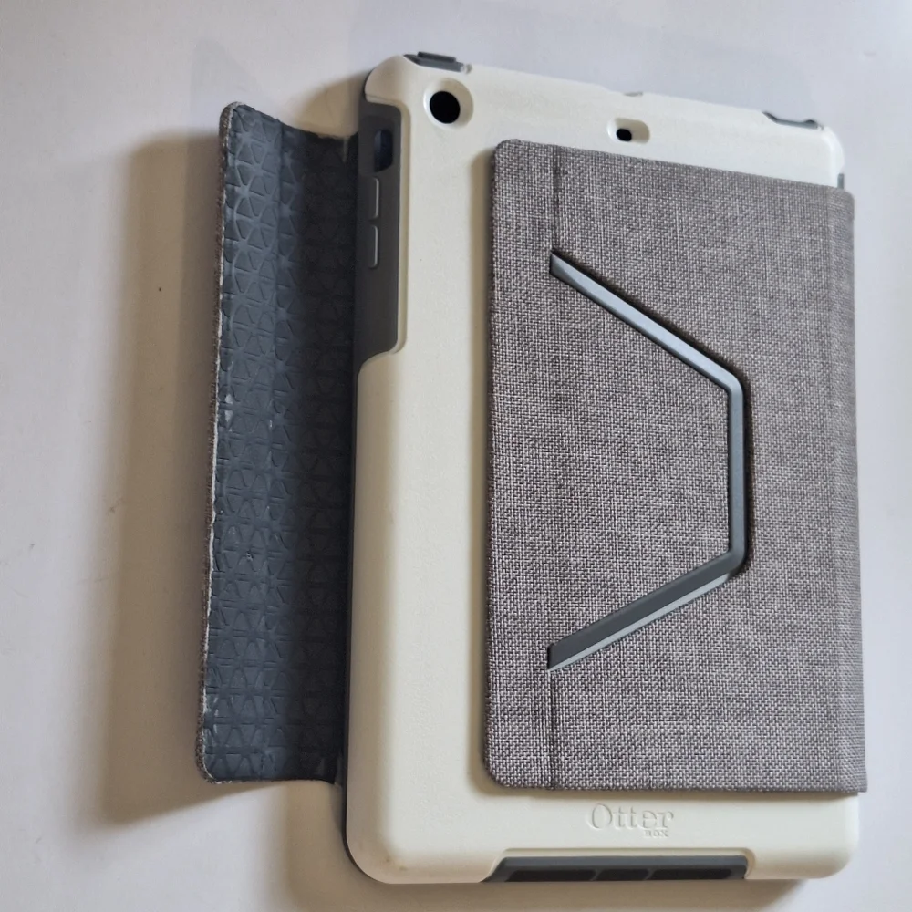 OtterBox symmetry folio